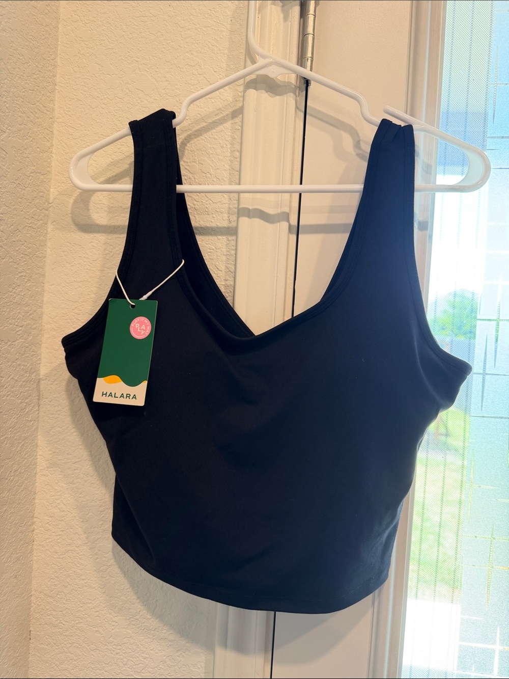 HALARA Black V-Neck Cropped Tank cross cross back